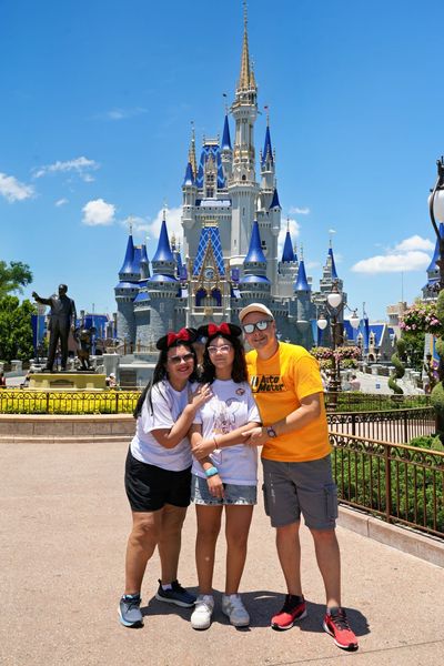 Camila no Magic Kingdom